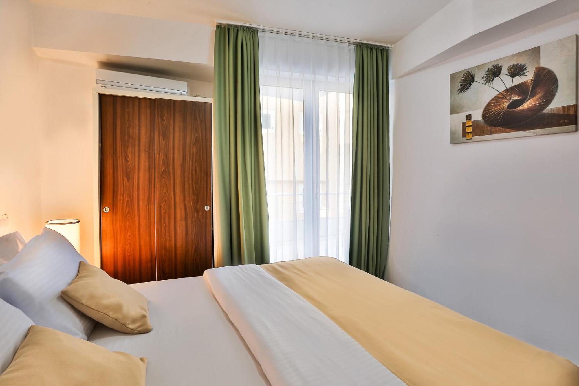 Hotel La Mer Budva Luaran gambar
