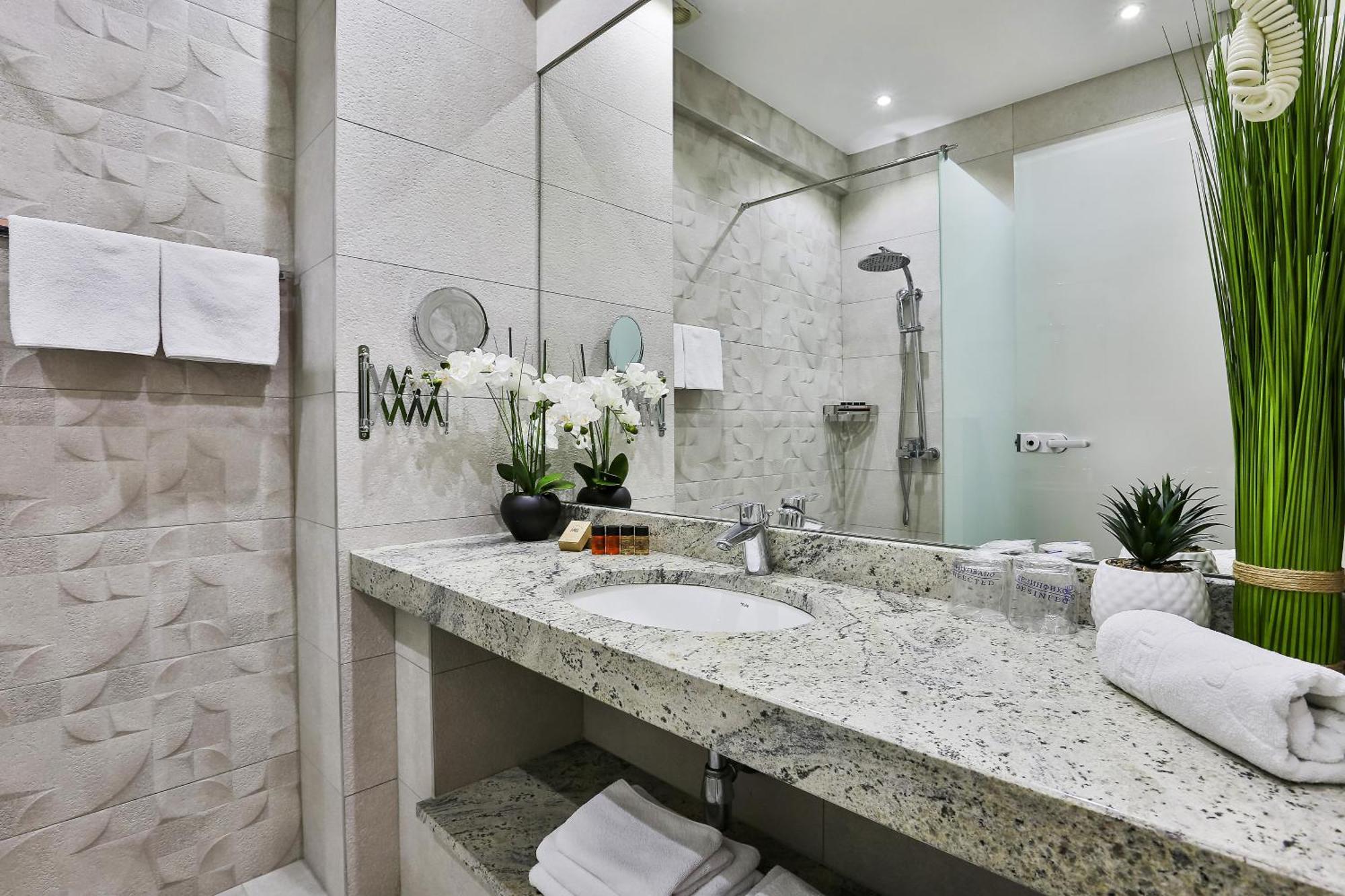 Hotel La Mer Budva Luaran gambar