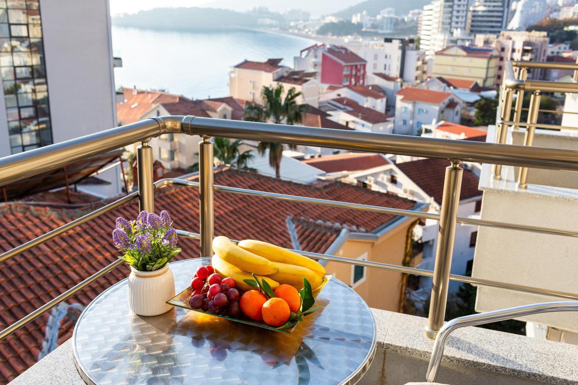 Hotel La Mer Budva Luaran gambar